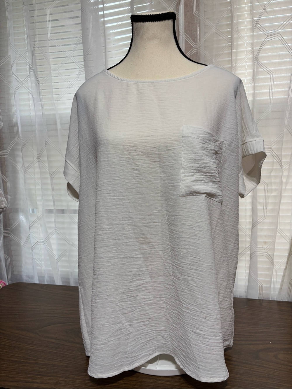 First Love XL White Pocket Short Sleeve Women’s Top